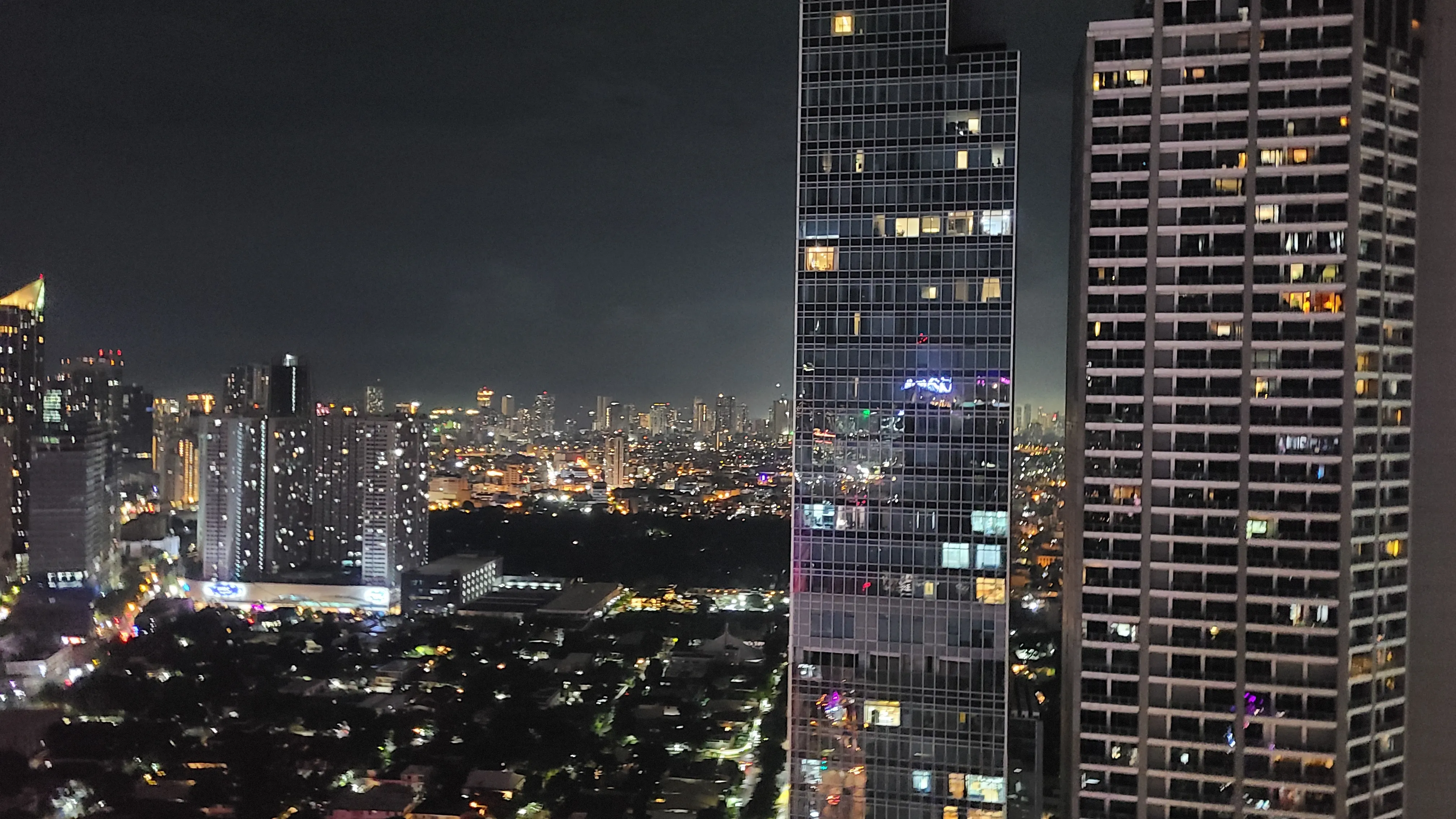 I'm HOTEL roof top bar